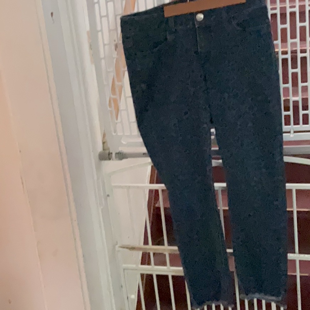 Women’s leprerd jeans size L/XL